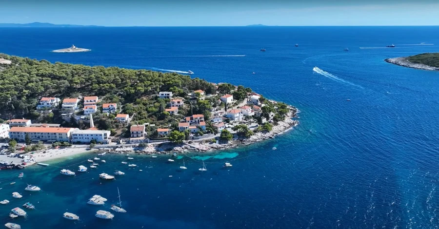 koupání - pláže a koupaliště - hvar chorvatsko