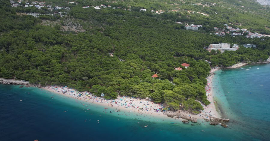 koupání - pláže a koupaliště v brele - chorvatsko svz