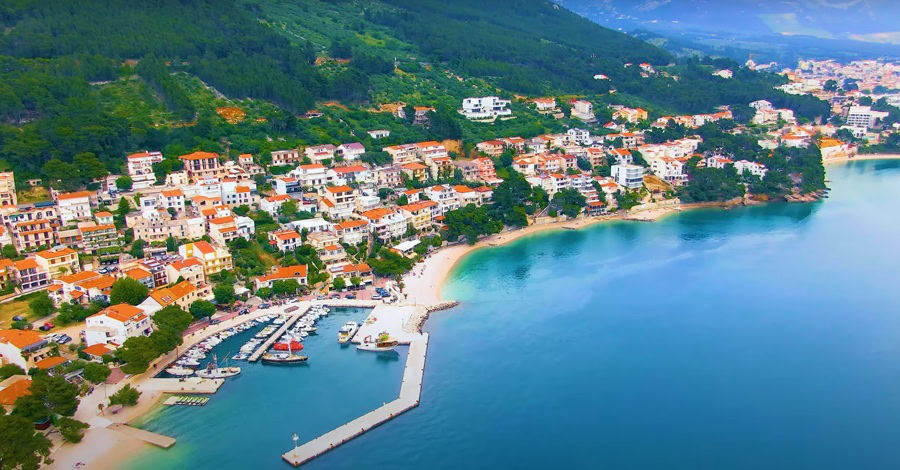 o destinaci brela - chorvatsko svz